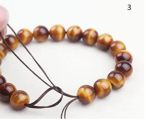 串珠水晶手链编织弹力线皮筋如何结尾