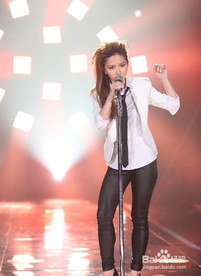 如何学到立白洗衣液我是歌手邓紫棋的穿衣打扮