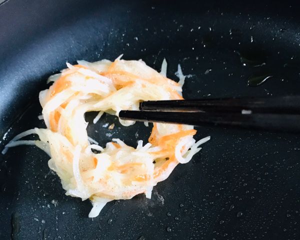 鸟巢土豆丝煎蛋饼