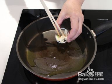 如何做出家常菜系列之菠菜炒金针菇