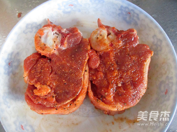 法式黑椒烤羔羊排