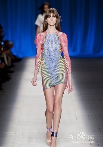 百变小礼服 让你成为Party Queen