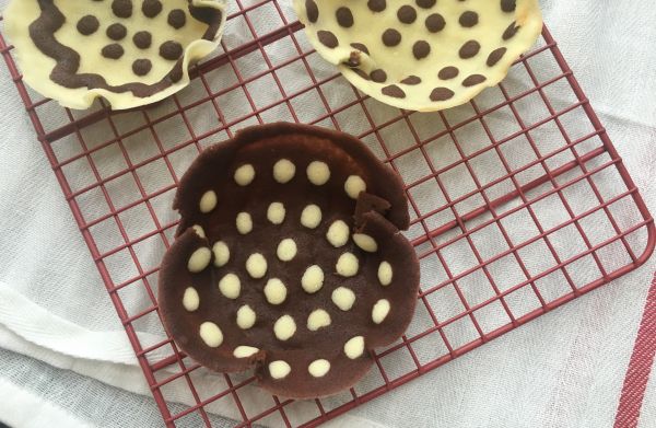 薄脆甜饼蓝莓冰激凌