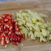 怎么做蒜薹炒鸡胗-----下饭到不行