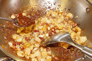 宫保鸡丁怎么做？