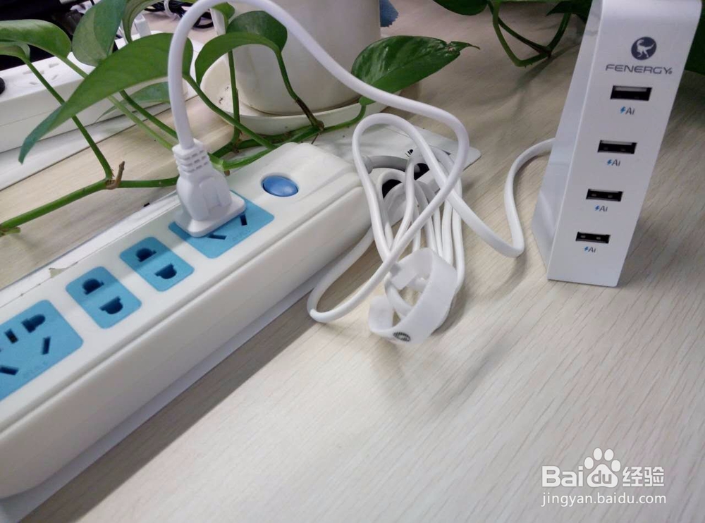 集合式充电小能手：明能灯塔充电器评测
