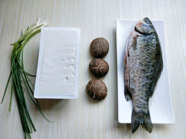 香菇豆腐鲫鱼汤