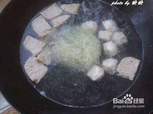 快手早餐——韭菜肉丸煮米粉