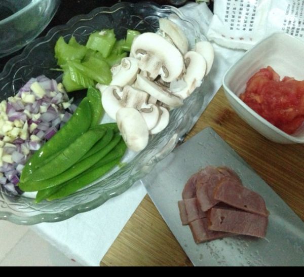 茄汁蘑菇培根意面