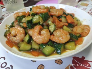 食补养生黄瓜虾仁的做法