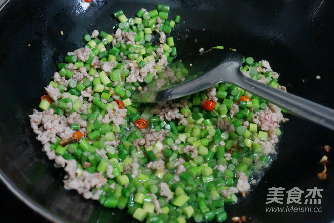 蒜薹小炒的做法
