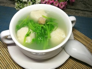 教你怎么做墨鱼丸豆苗汤