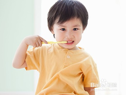 宝宝要多大才使用牙膏