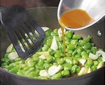 养生食补笋丁河虾春蚕豆的做法