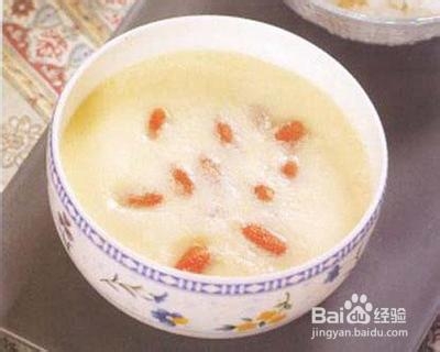 给宝宝制作辅食（菜泥、果泥、蛋黄、粥）