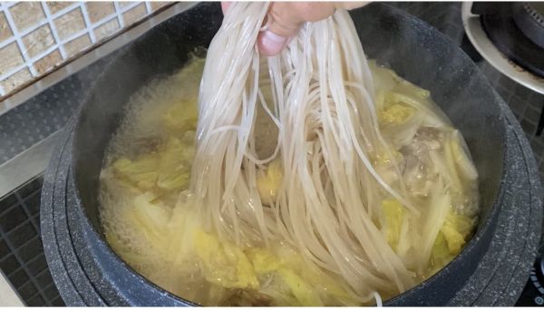 浓汤白菜炖粉条