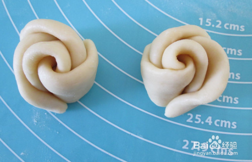 蛋奶玫瑰花小面包