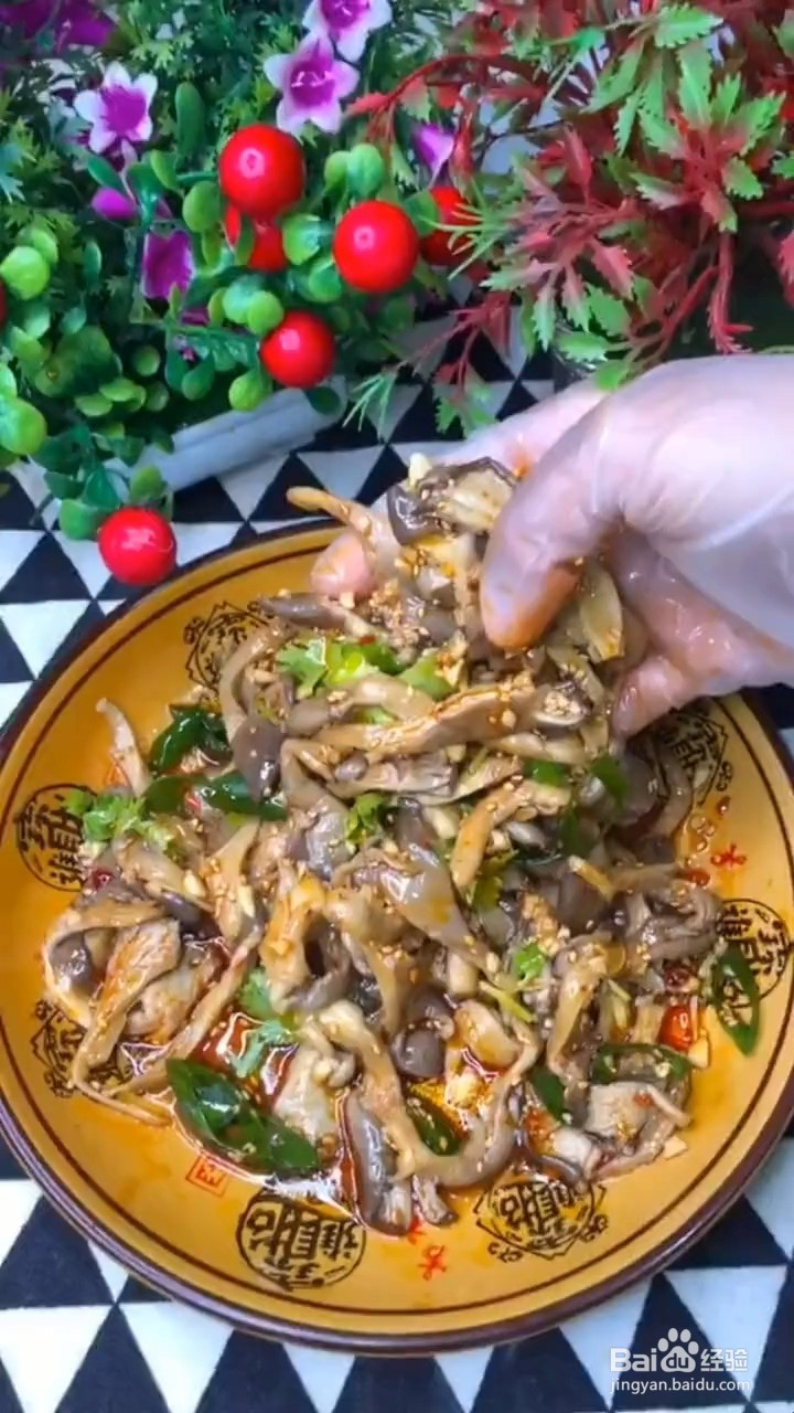 如何自制美味好吃的凉拌小蘑菇