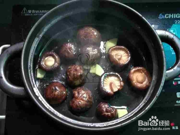 香菇虾米焖鱼丸做法步骤，香菇虾米焖鱼丸怎么做