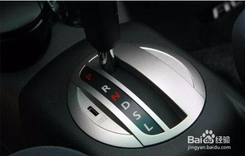 怎么更换汽车备胎