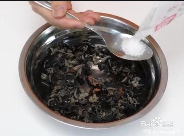 怎样泡发木耳又软又快？