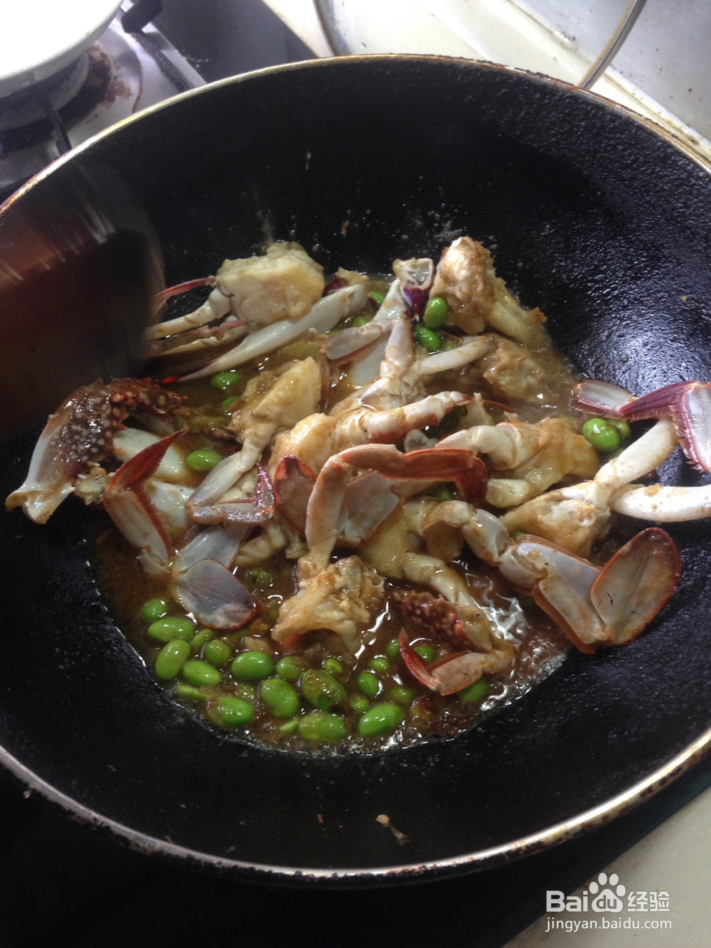 海鲜教程之浓汁梭子蟹炒毛豆的做法