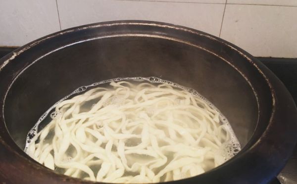 原汁牛肉手擀面