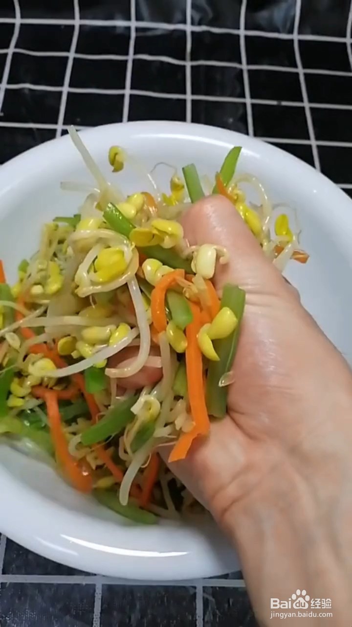 如何烹饪芹菜炒豆芽