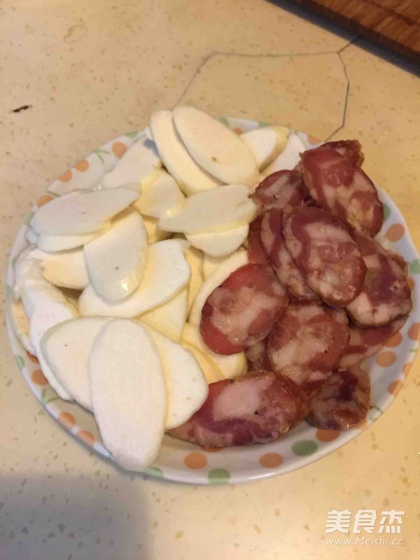 茭白炒腊肠的做法