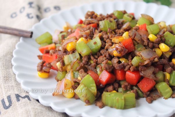 少油彩蔬炒牛肉末