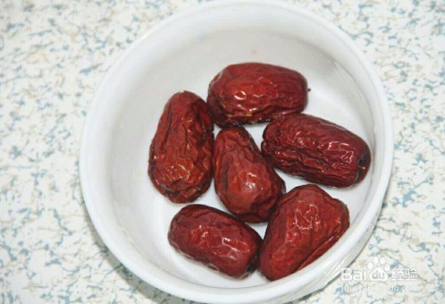 银耳枣汤怎么做好吃?家常做法教程