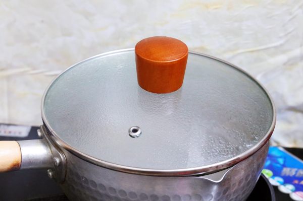 杨枝甘露慕斯蛋糕