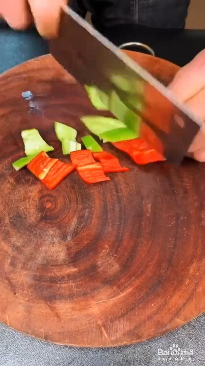 如何制作好吃的尖椒土豆片