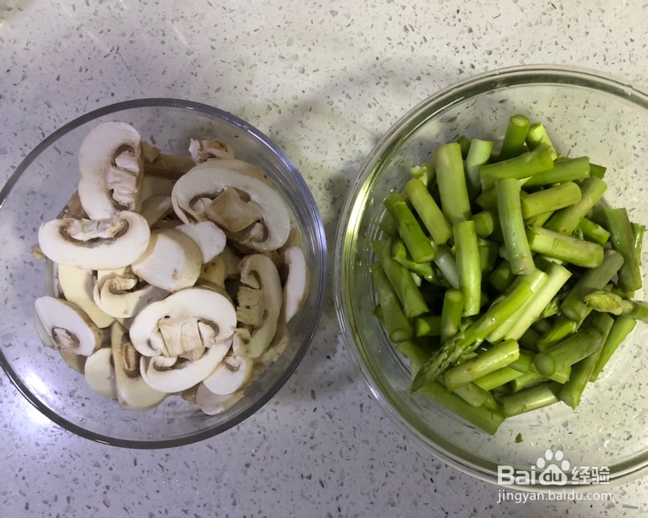 好吃到哭的蘑菇培根炒芦笋