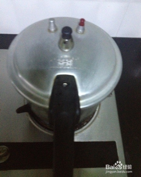 清汤白萝卜煲牛肉的做法