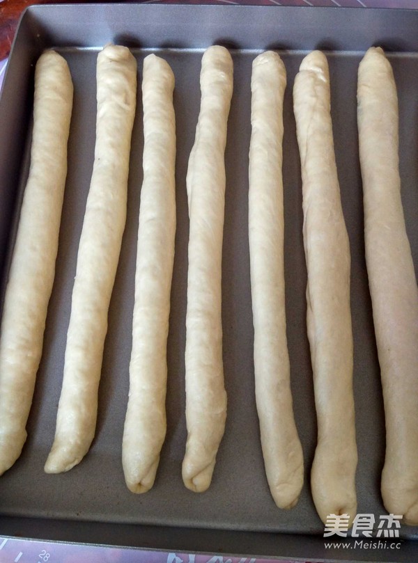 豆沙面包条的做法