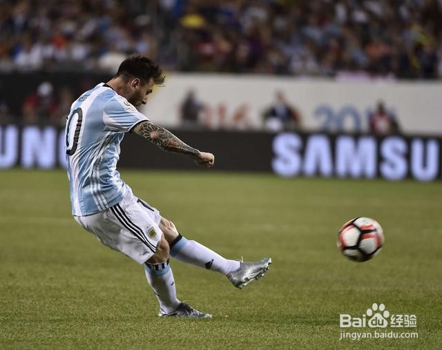 梅西任意球技巧