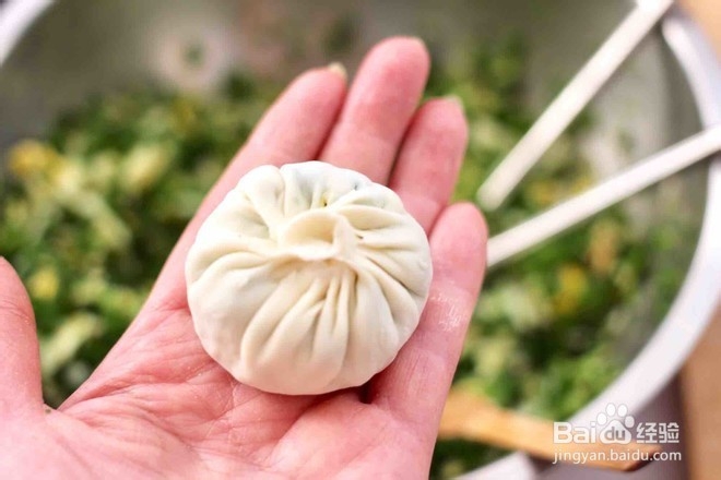 怎么包荠菜鸡蛋虾皮蒸包