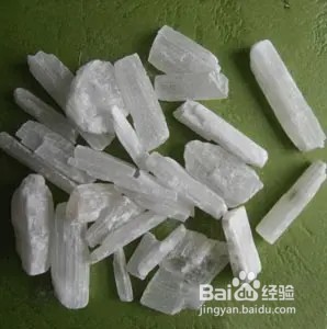 白墙上的彩笔字怎么清除