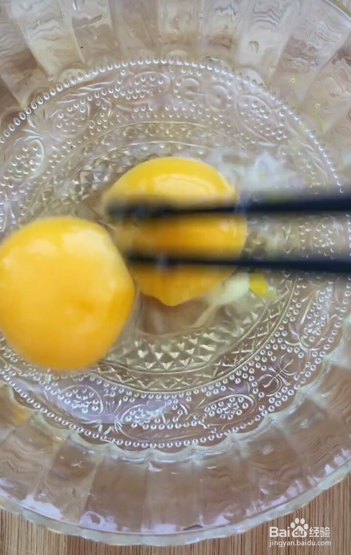 鸡蛋肉卷的做法。