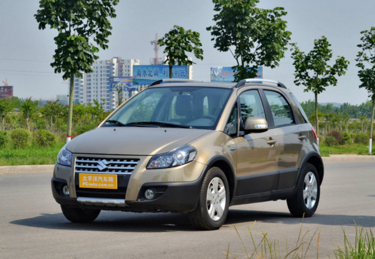 铃木天语sx4锐骑用的什么发动机，是国产的，还是进口的