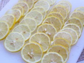 夏季饮品柠檬蜂蜜水
