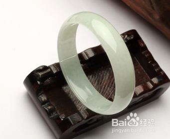 翡翠玉手镯一般多少钱