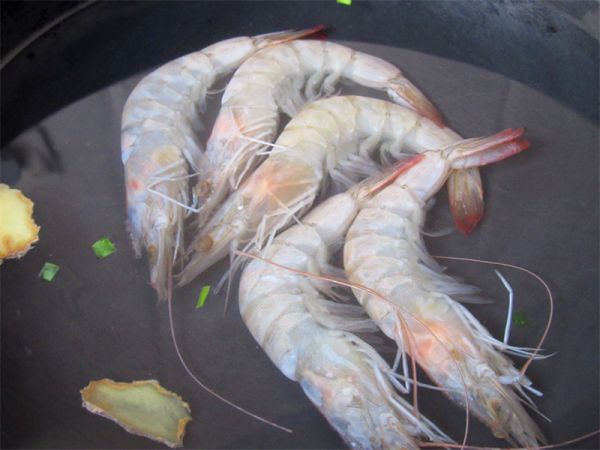 虾仁韭菜厚蛋饼