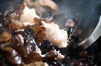 味美鲜香的木耳炒肉