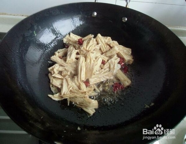 如何制作韭菜炒腐竹