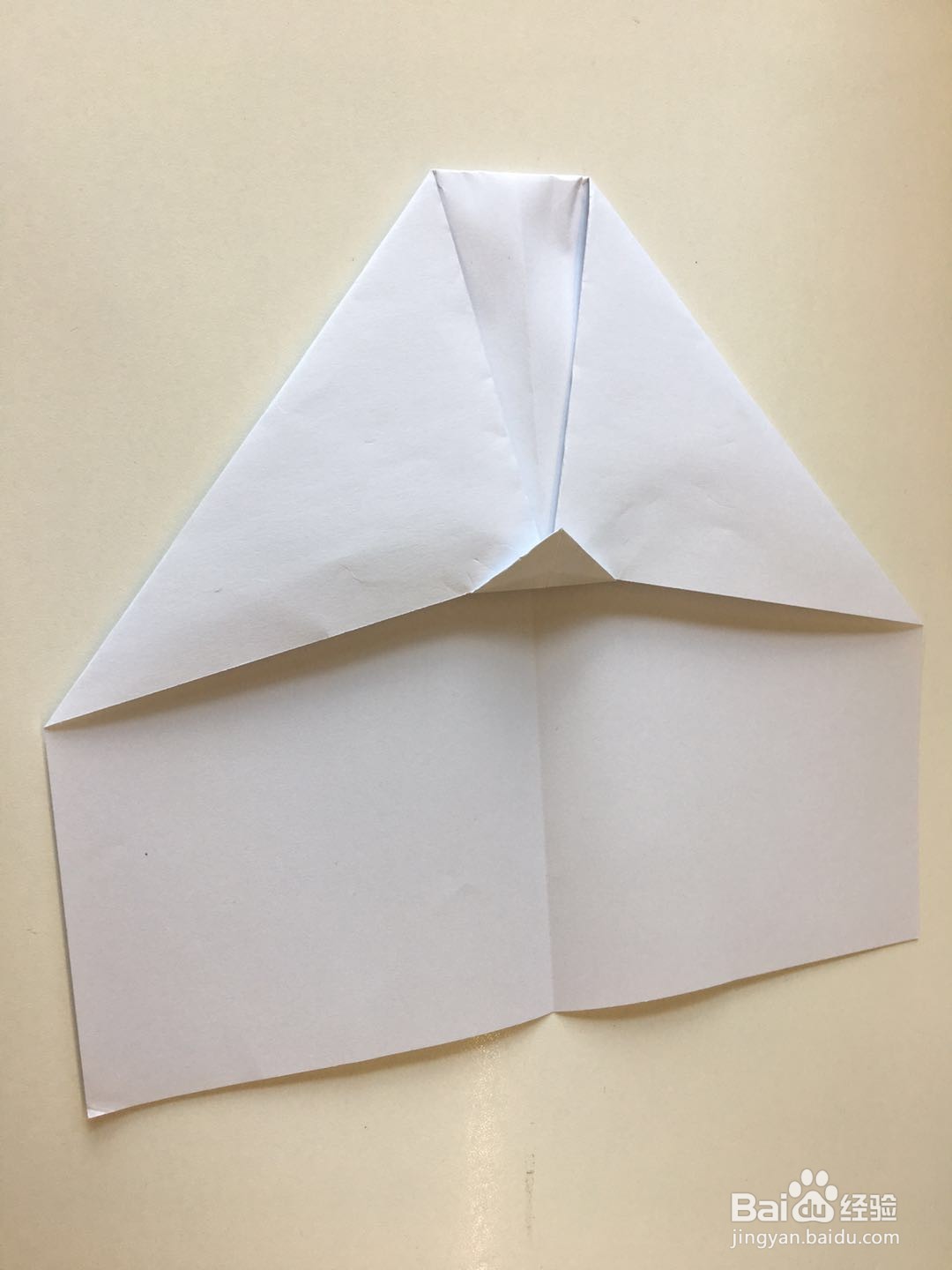 如何折贴纸飞机