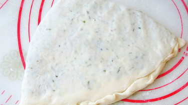 猪肉芹菜千层馅饼的制作方法