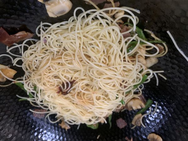 火腿口蘑炒意面