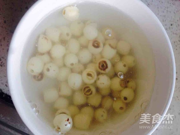 莲子冬瓜桂圆红枣枸杞汤